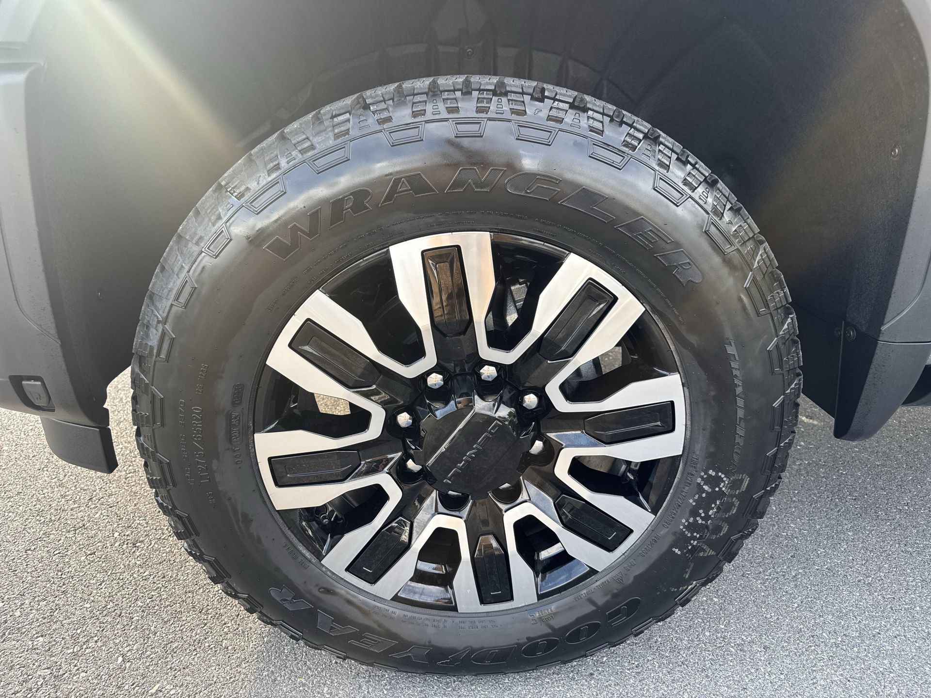 New 2026 GMC Sierra 2500 Denali Ultimate AWD/4WD image 19