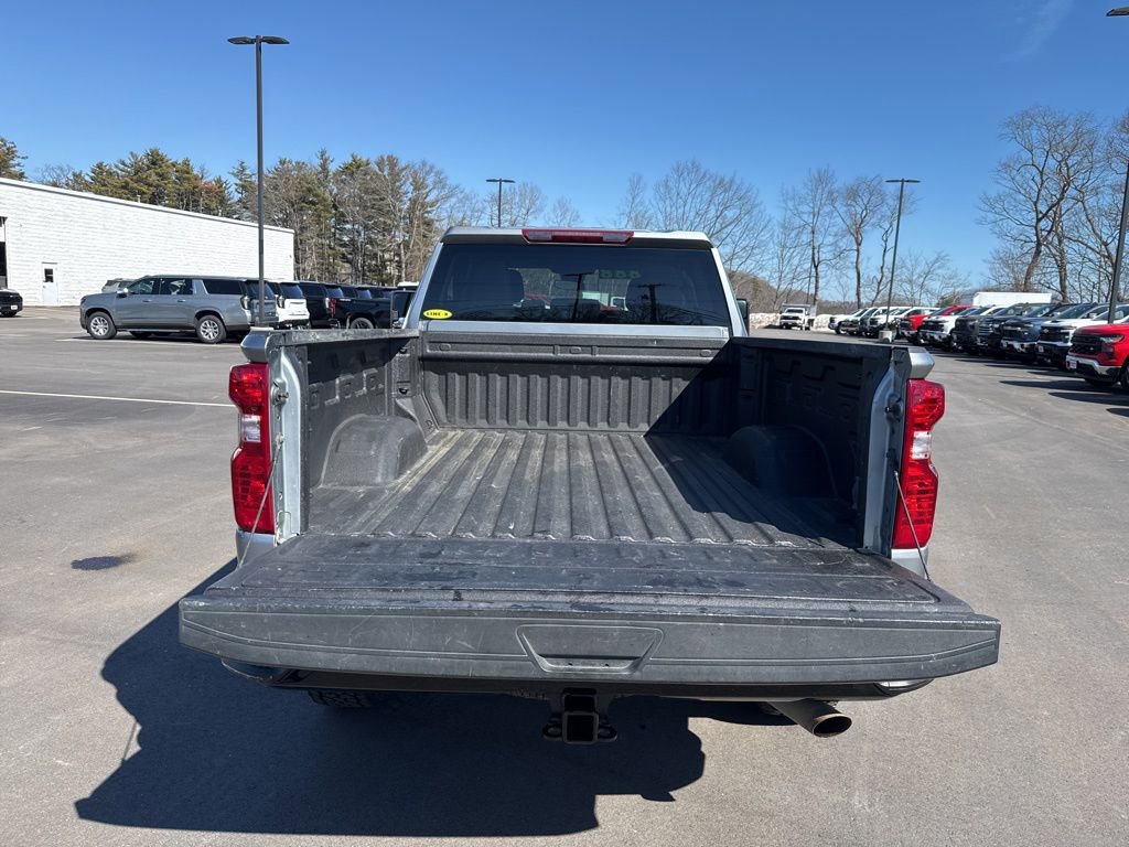 Used 2024 Chevrolet Silverado 2500 Custom w/ Custom Convenience Package image 5