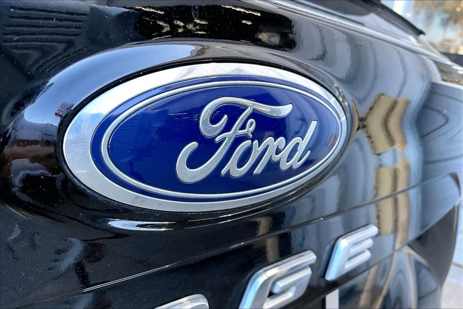Certified 2023 Ford Edge SE image 31