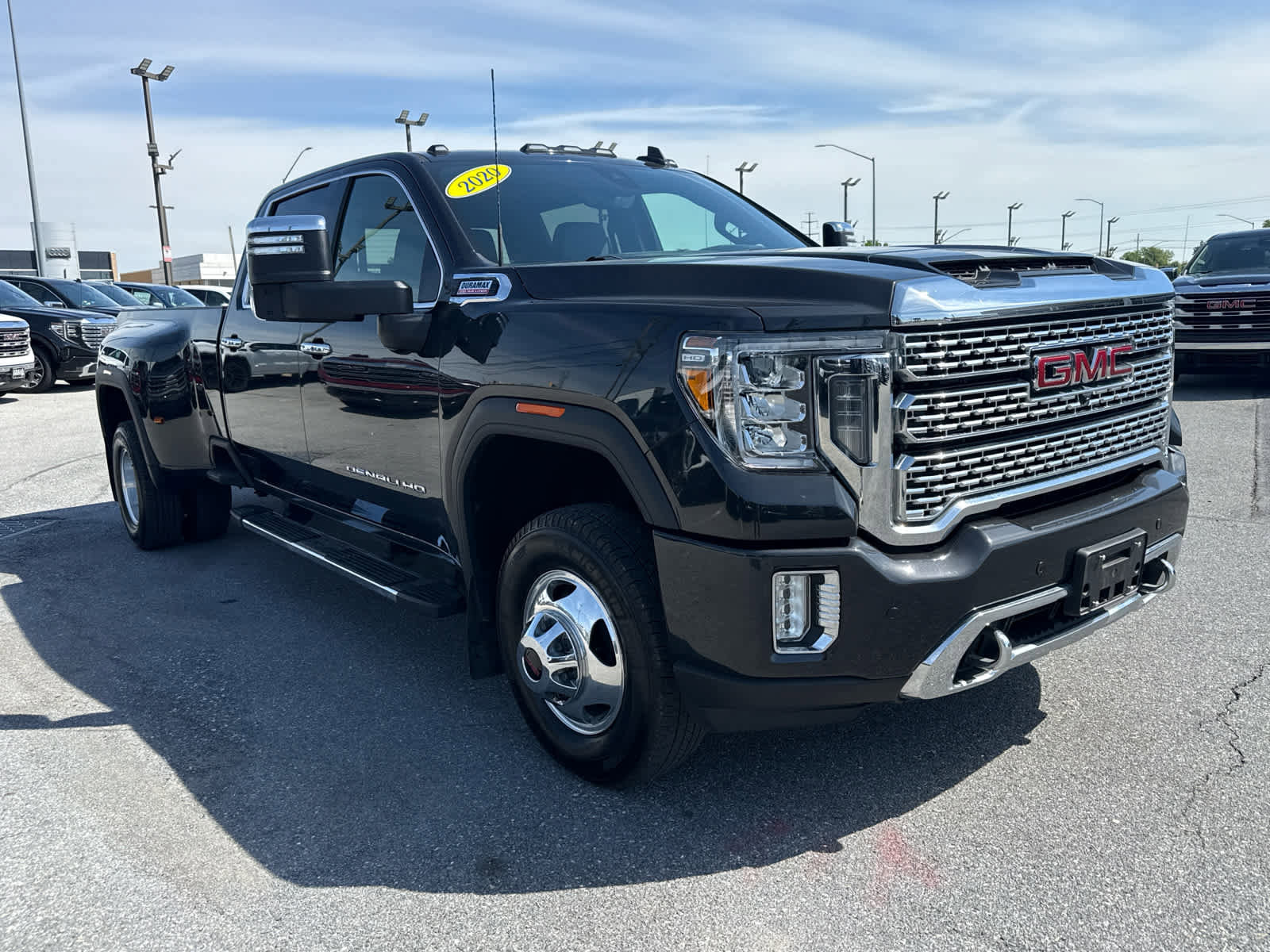 Used 2020 GMC Sierra 3500 Denali w/ Denali Ultimate Package AWD/4WD image 11