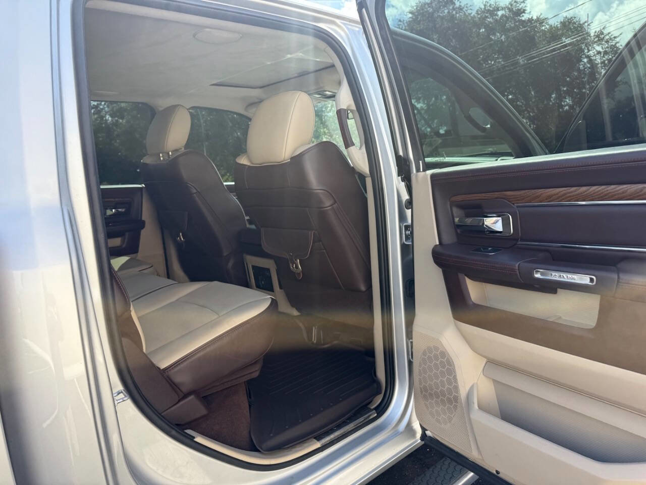 Used 2018 RAM 3500 Laramie Longhorn w/ Max Tow Package image 60
