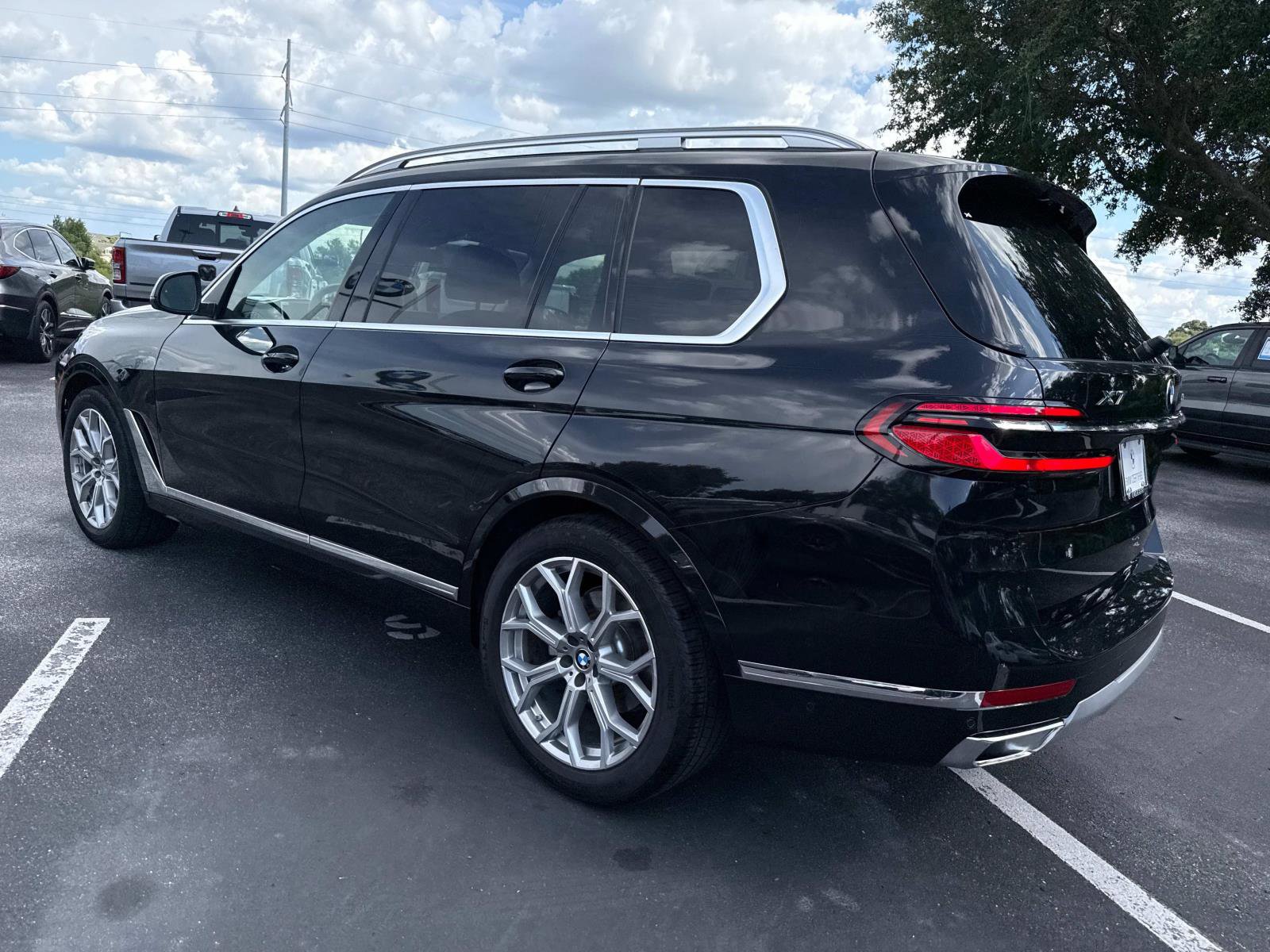 Certified 2025 BMW X7 xDrive40i w/ Premium Package image 6