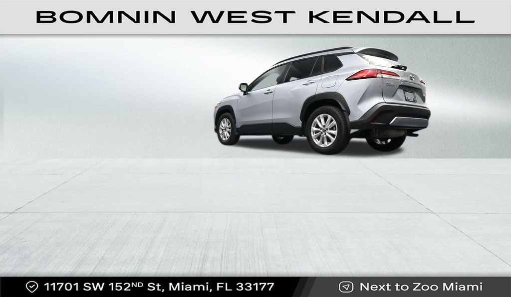 Used 2024 Toyota Corolla Cross LE image 23