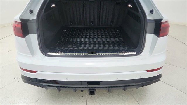 Used 2025 Audi Q8 Prestige w/ Prestige Package image 14