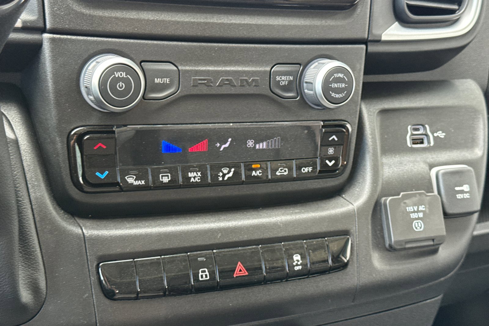 New 2026 RAM ProMaster 2500 w/ Quick Order Package 22G SLT image 18