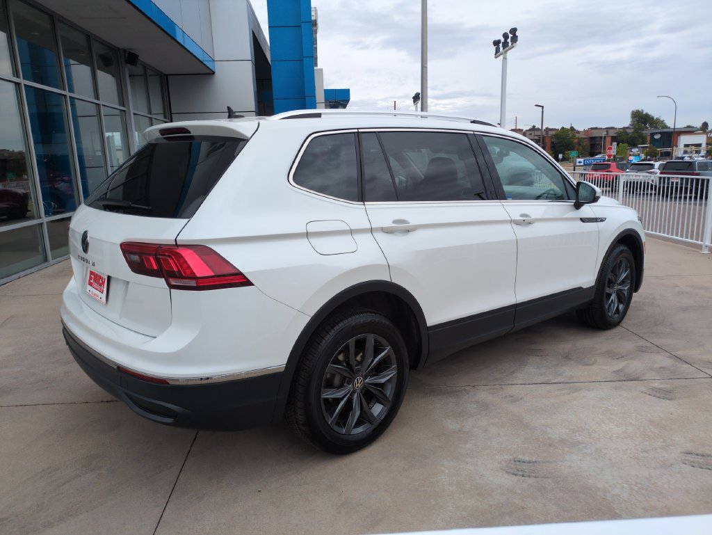 Used 2023 Volkswagen Tiguan SE FWD image 5