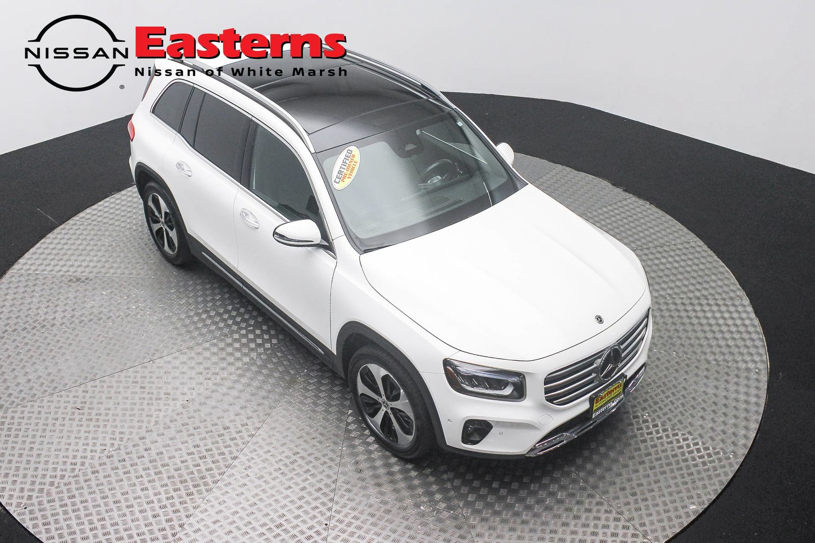 Used 2025 Mercedes-Benz GLB 250 w/ Exclusive Package image 3