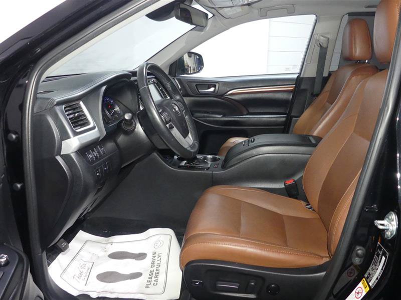 Used 2019 Toyota Highlander Limited AWD/4WD image 22