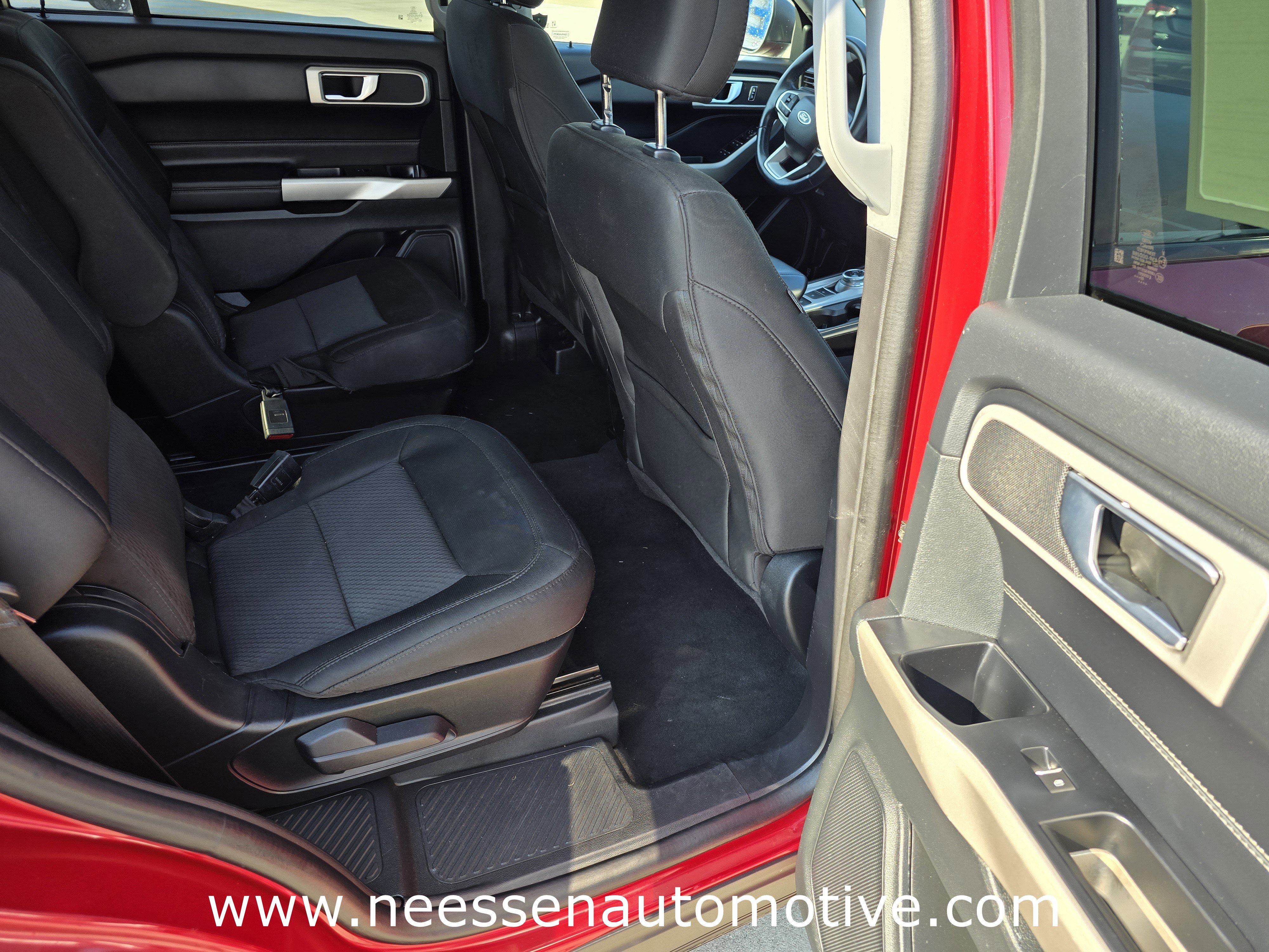 Used 2022 Ford Explorer XLT image 12