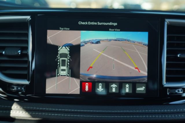New 2026 Chrysler Pacifica Select FWD image 26