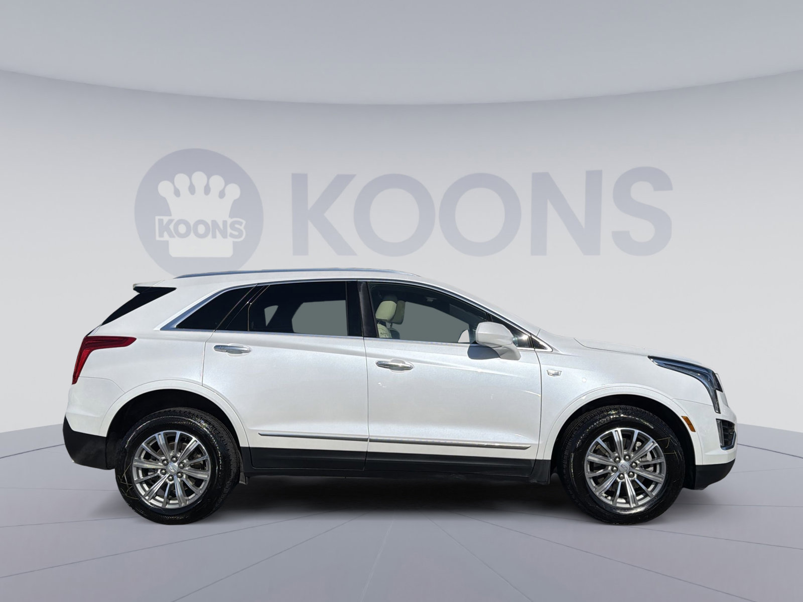 Used 2017 Cadillac XT5 Luxury w/ Driver Awareness Package image 8
