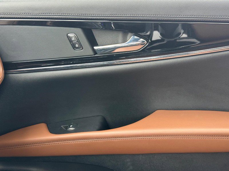 Used 2023 Lincoln Nautilus Reserve image 20