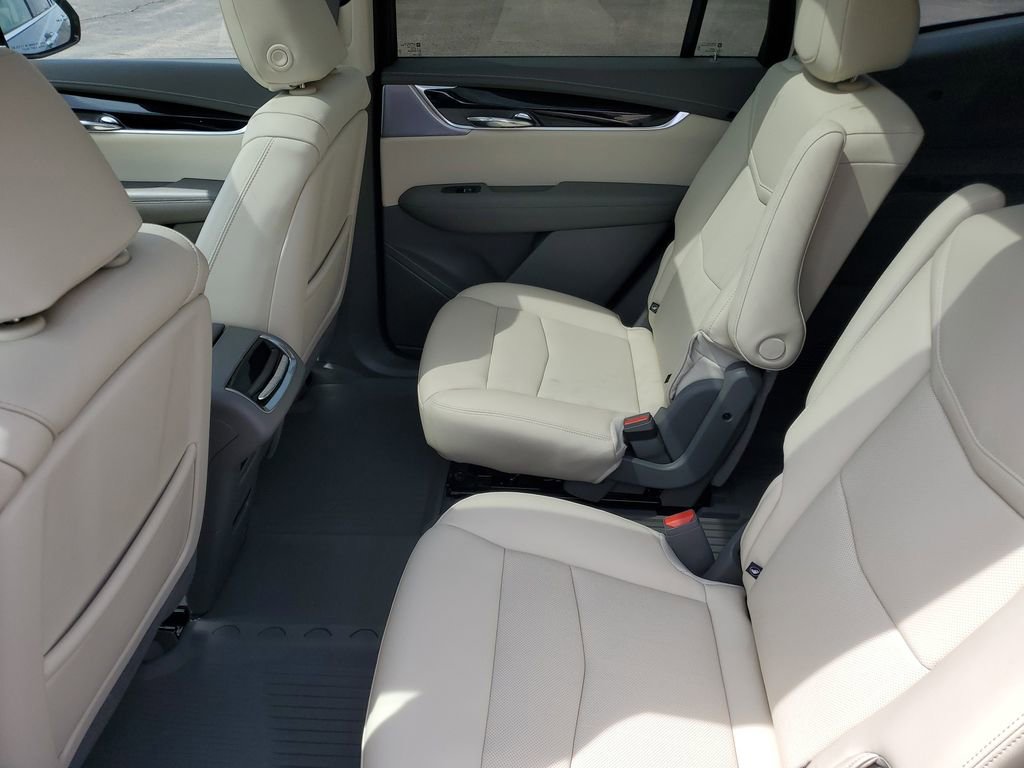 Used 2025 Cadillac XT6 Premium Luxury w/ LPO, Floor Liner Package AWD/4WD image 26