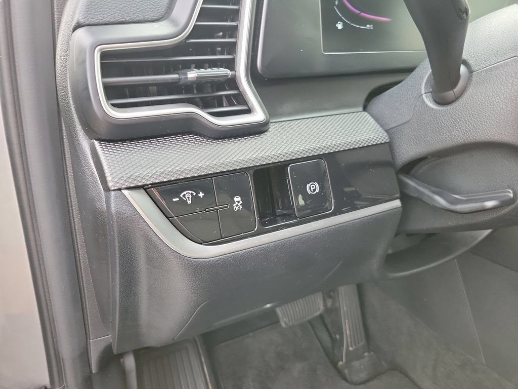 Used 2024 Kia Sportage LX FWD image 24