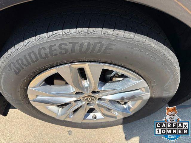 Certified 2025 Toyota Sienna XLE w/ XLE Plus Package AWD/4WD image 11