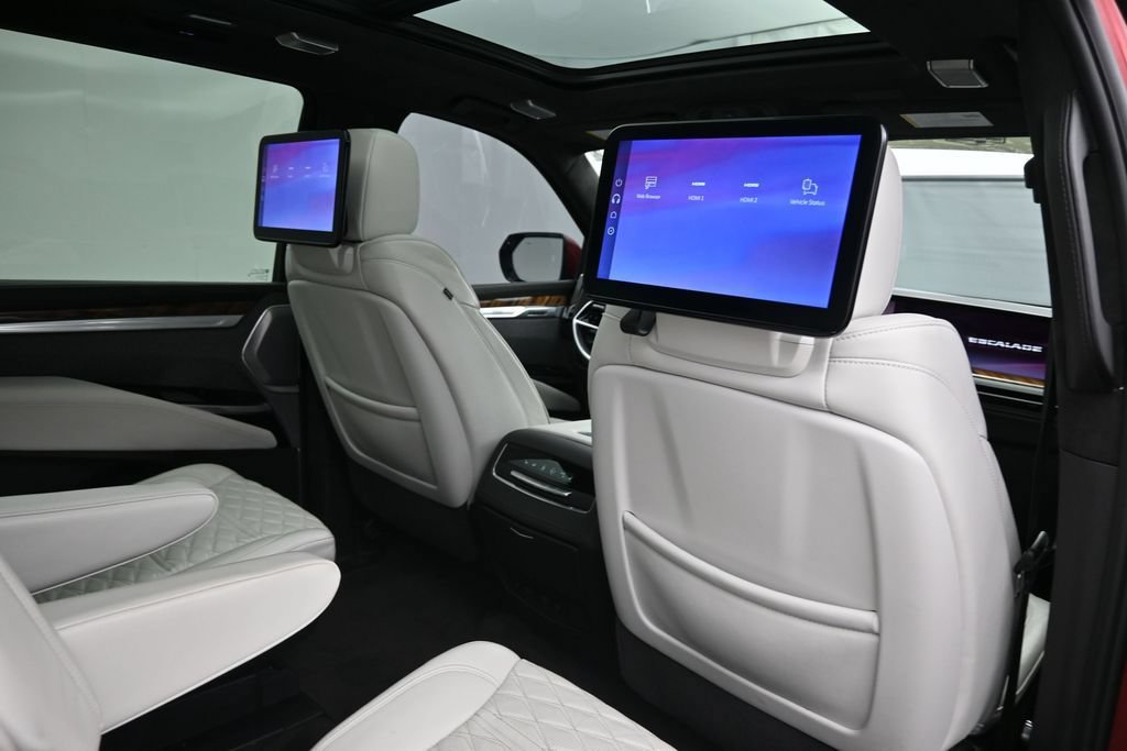 Used 2025 Cadillac Escalade ESV Sport Platinum w/ LPO, Floor Liner Package AWD/4WD image 41