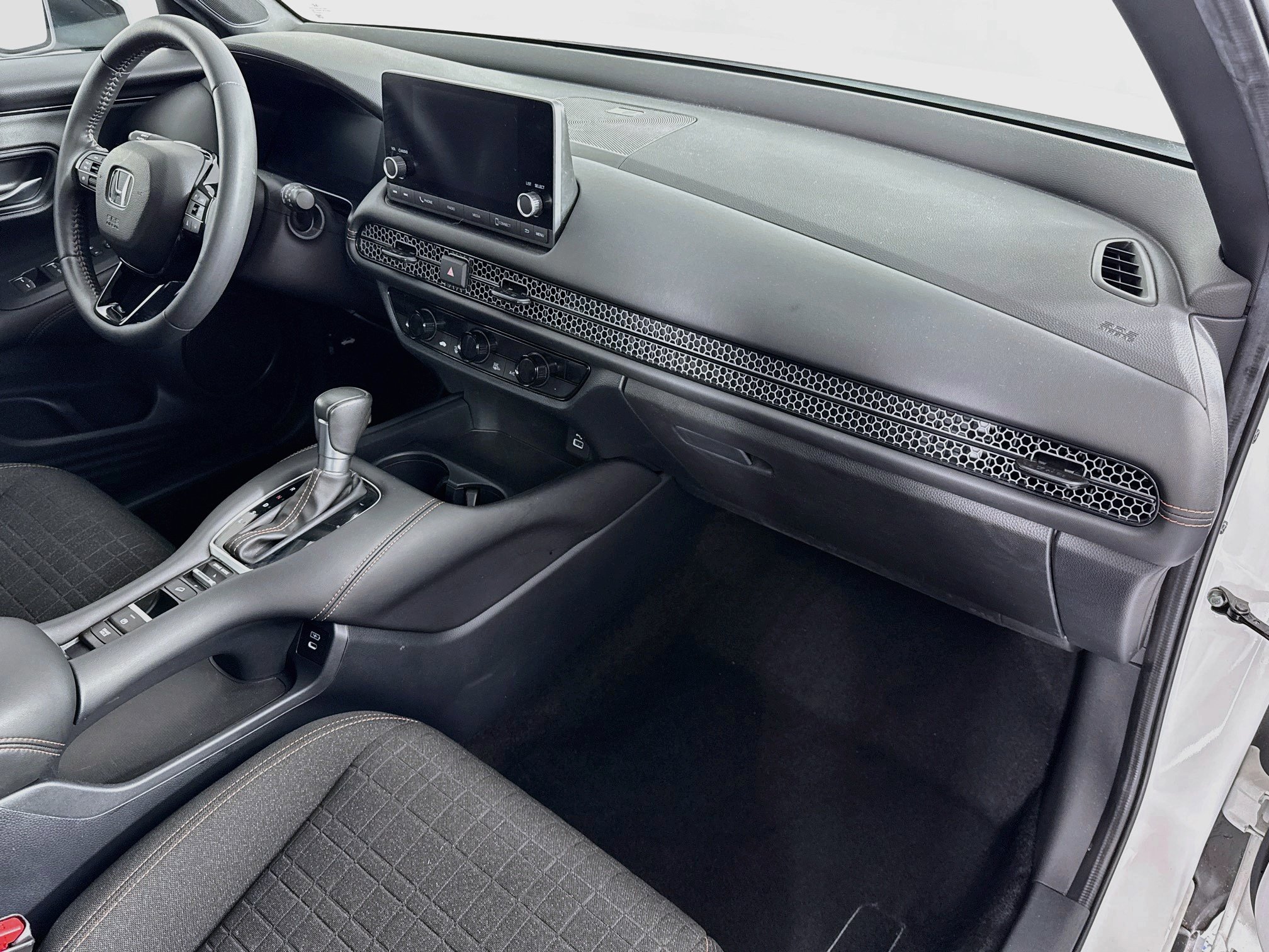 Certified 2024 Honda HR-V Sport image 27