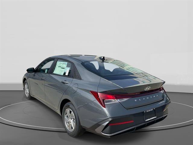 New 2026 Hyundai Elantra SE FWD image 5