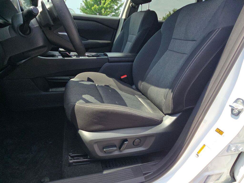 Used 2024 Nissan Rogue SV AWD/4WD image 20