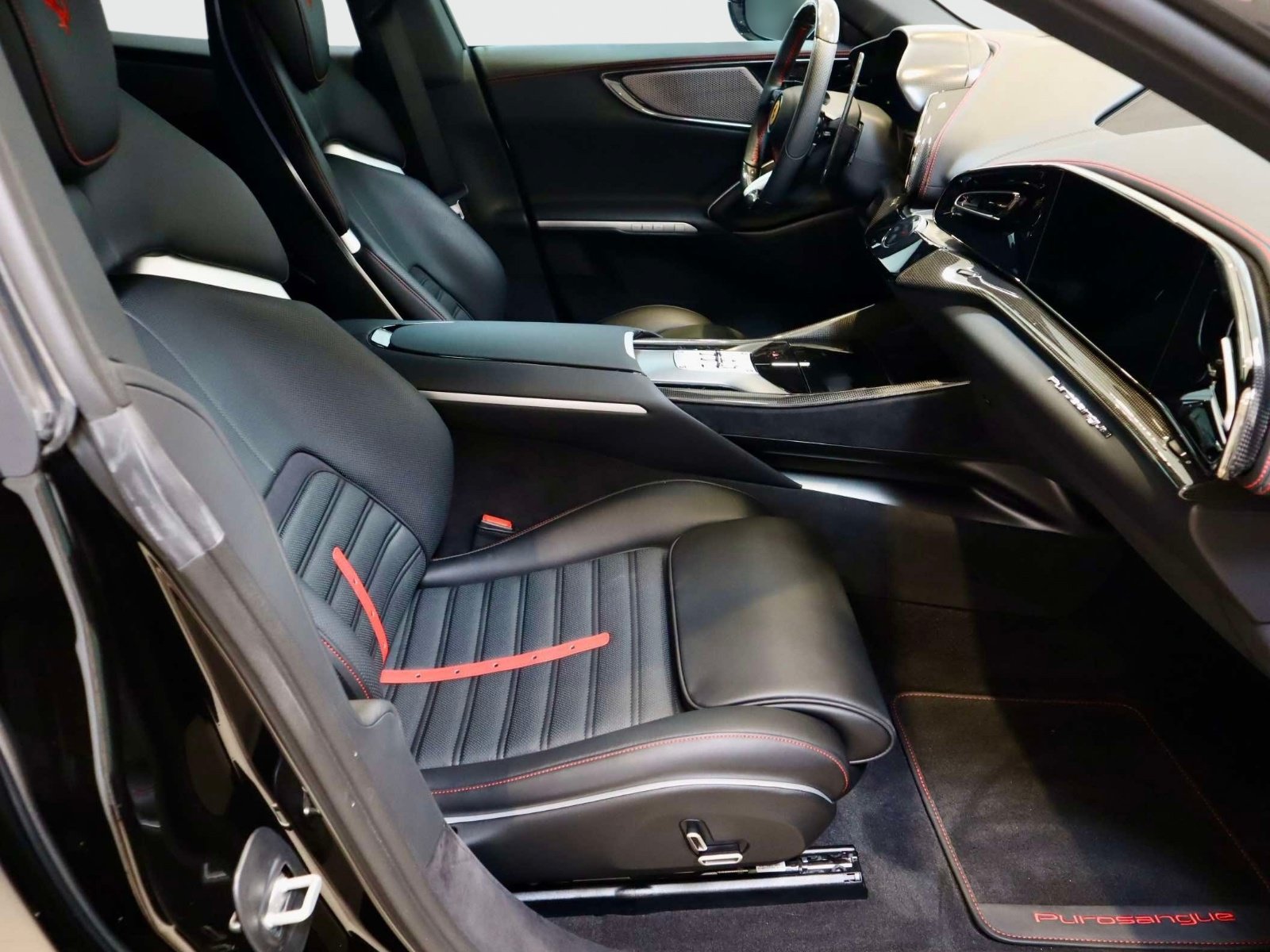 Certified 2025 Ferrari Purosangue AWD/4WD image 18