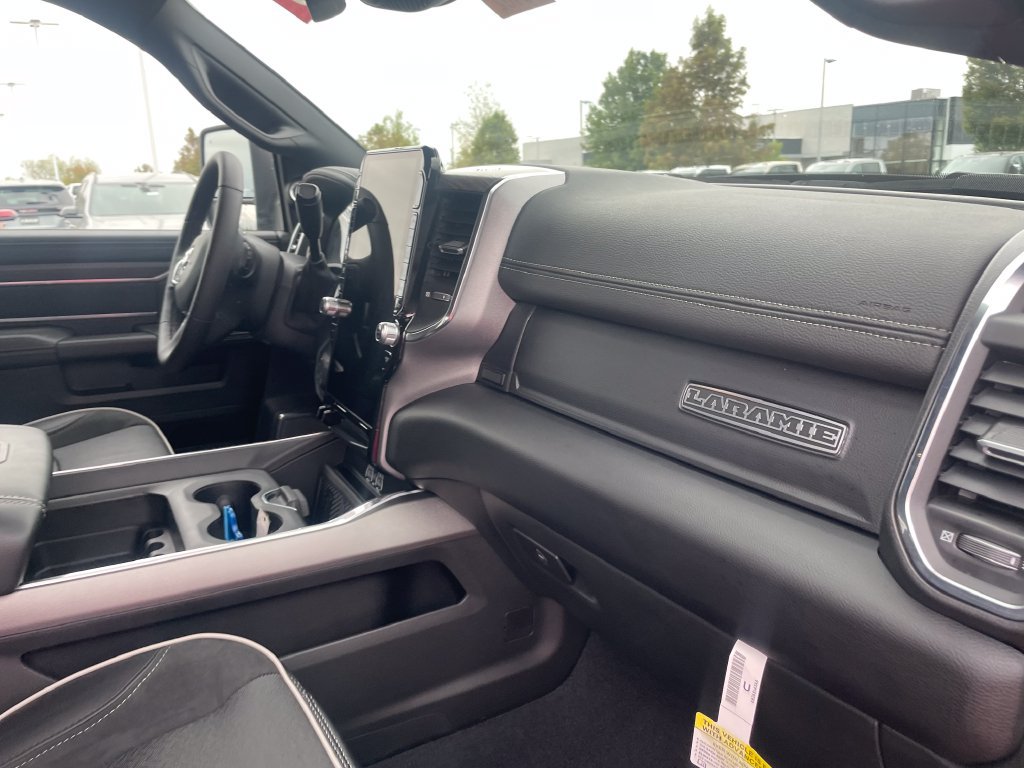 Used 2025 RAM 3500 Laramie AWD/4WD image 30