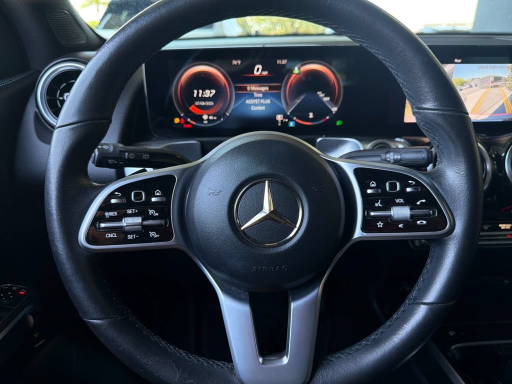 Used 2022 Mercedes-Benz GLB 250 image 23
