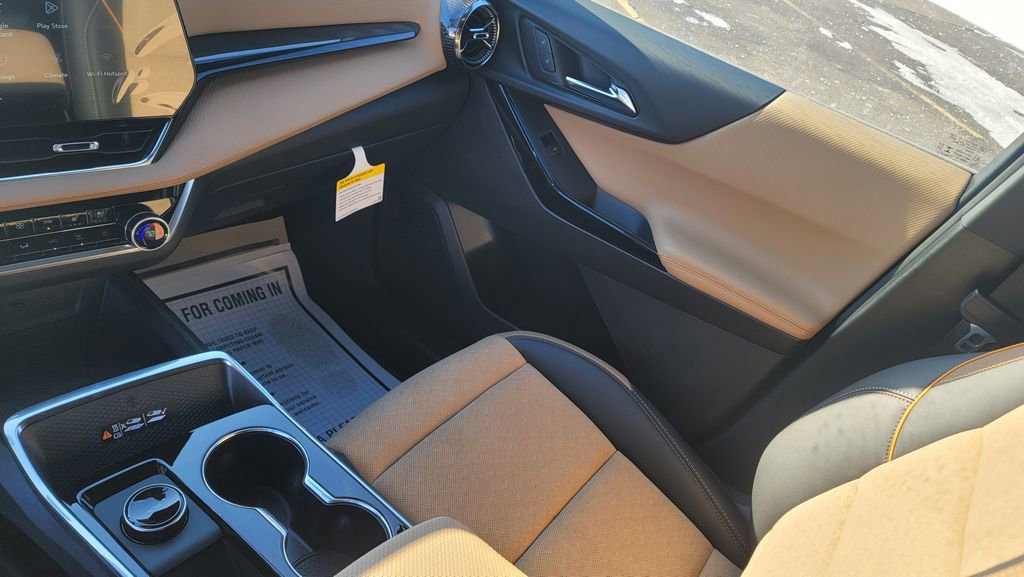 New 2026 Chevrolet Equinox ACTIV w/ Convenience Package III image 23