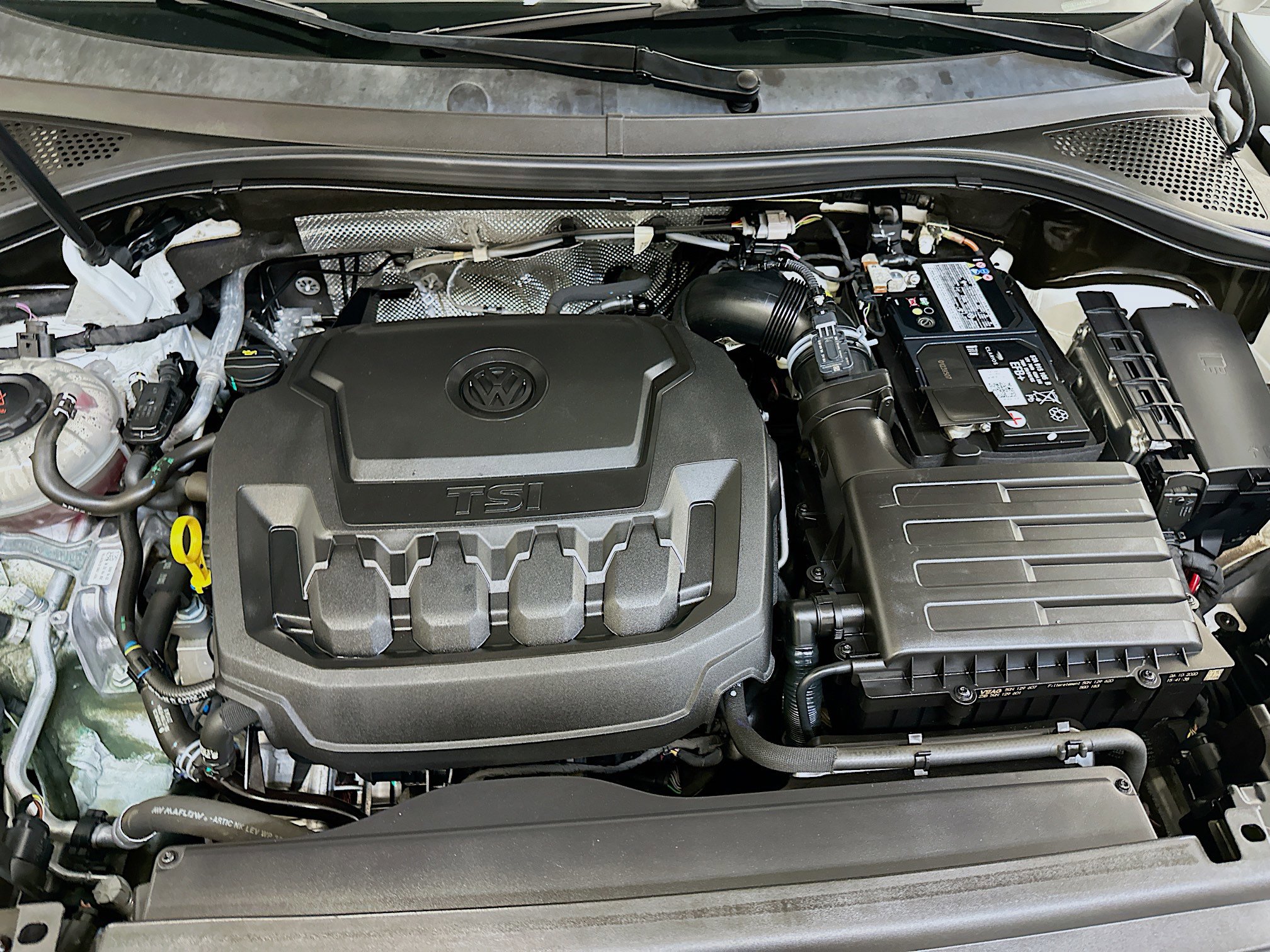 Used 2021 Volkswagen Tiguan SE R-Line image 35