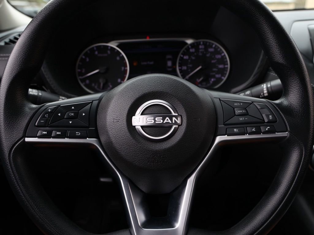 Used 2025 Nissan Sentra SV image 24