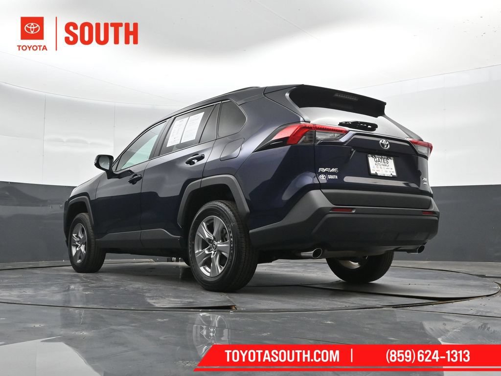 Used 2025 Toyota RAV4 XLE AWD/4WD image 41