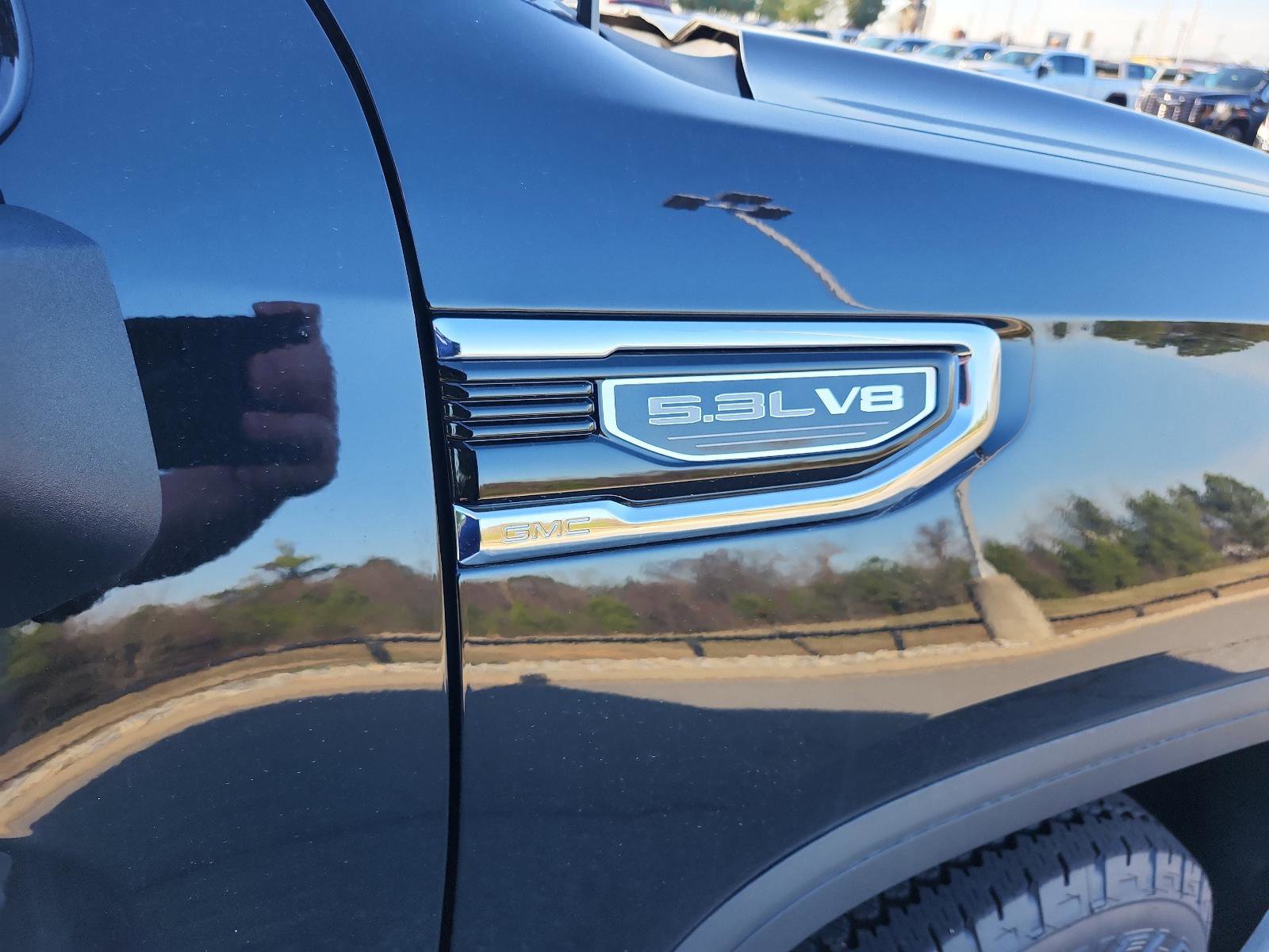 New 2026 GMC Sierra 1500 SLE image 8