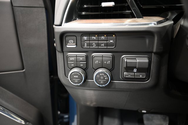 New 2026 Chevrolet Suburban High Country w/ LPO, Chrome Package image 27