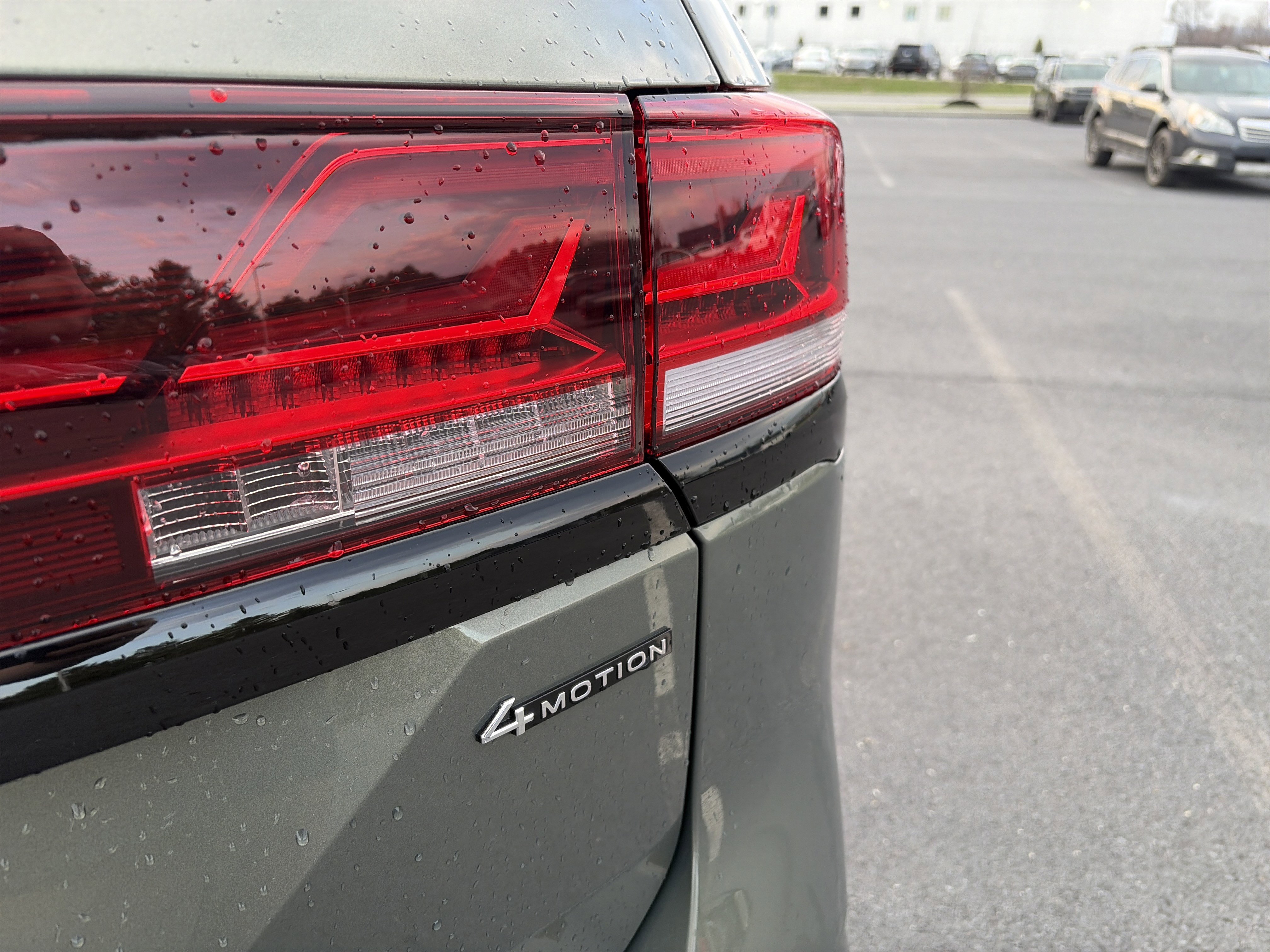 Used 2024 Volkswagen Atlas Peak Edition SE image 7