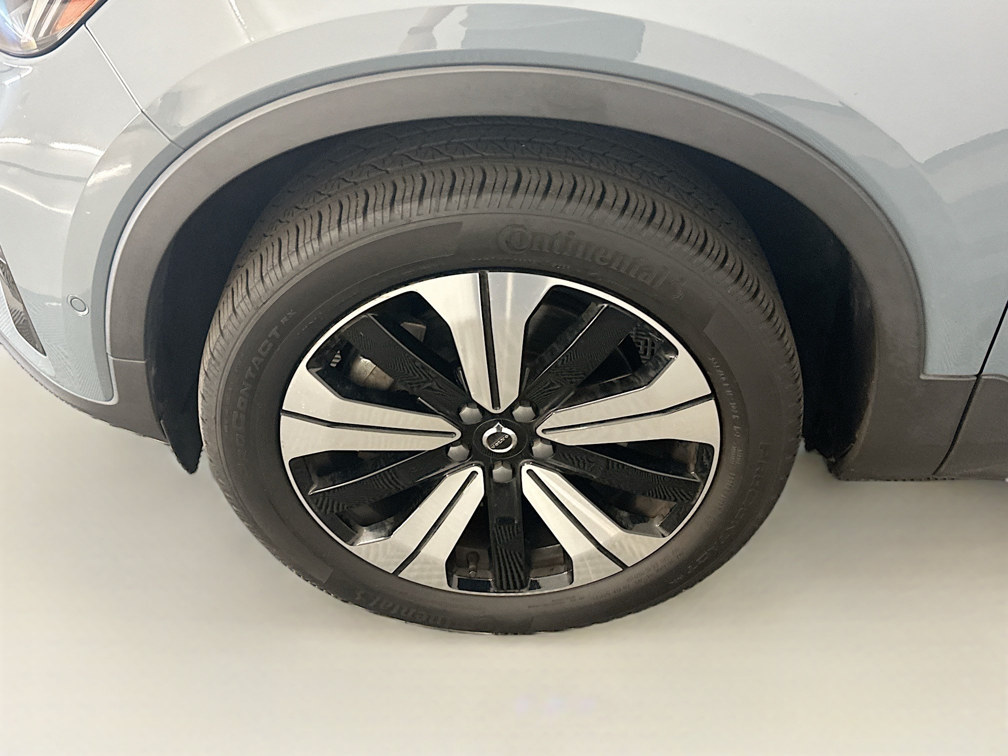 Used 2023 Volvo C40 P8 Recharge Plus w/ Protection Package Premier AWD/4WD image 11
