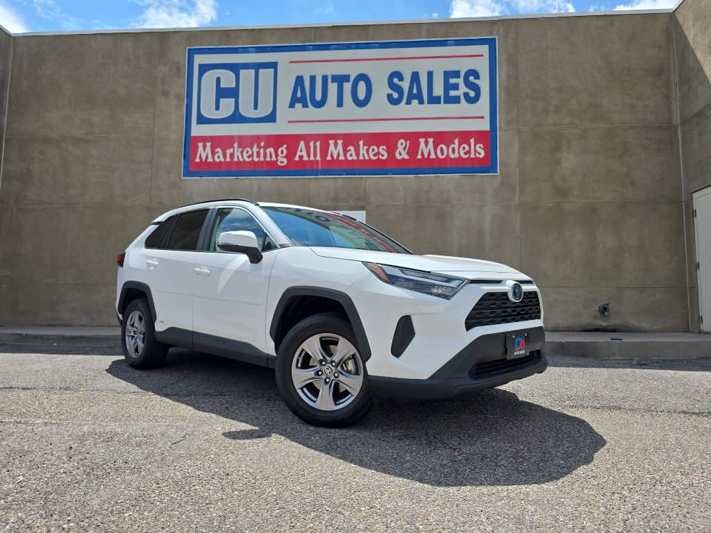 Used 2023 Toyota RAV4 LE image 1