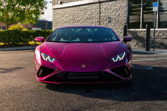 Used 2022 Lamborghini Huracan EVO RWD image 3