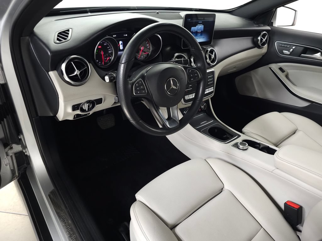 Used 2020 Mercedes-Benz GLA 250 4MATIC image 16