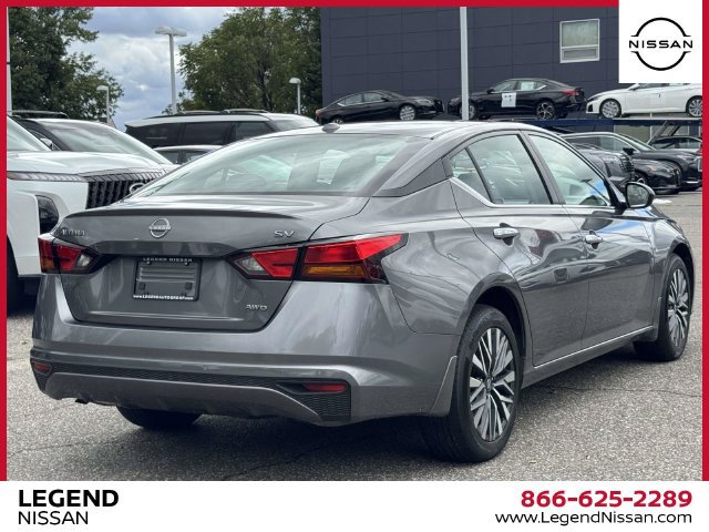 Used 2024 Nissan Altima 2.5 SV AWD/4WD image 6