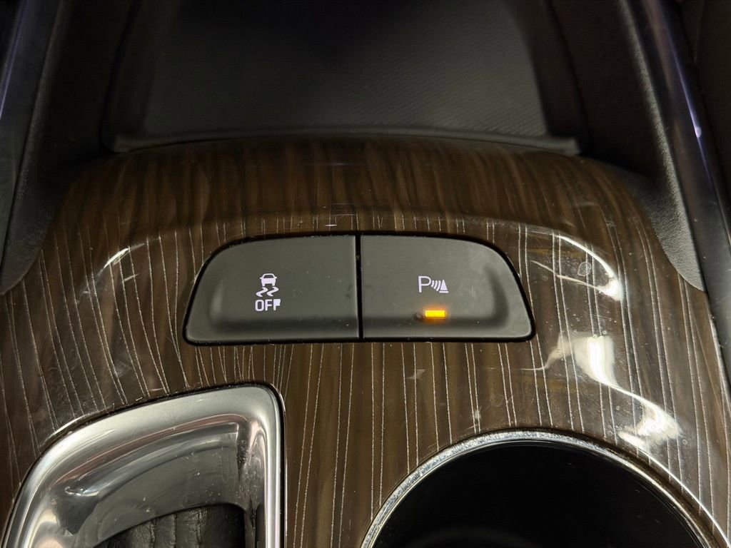 Used 2016 Chevrolet Malibu Premier w/ Driver Confidence Package image 33