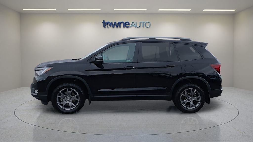Used 2024 Honda Passport TrailSport image 3