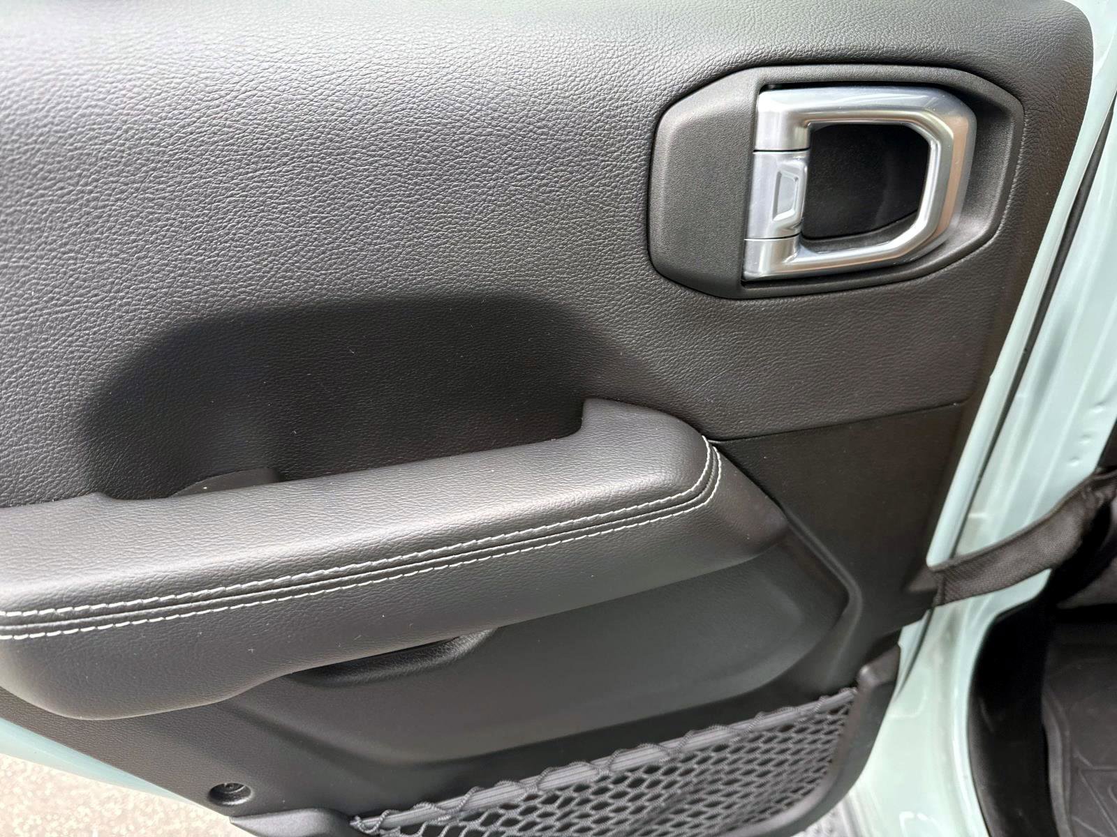 Used 2023 Jeep Wrangler Unlimited Sahara w/ Cold Weather Group image 8