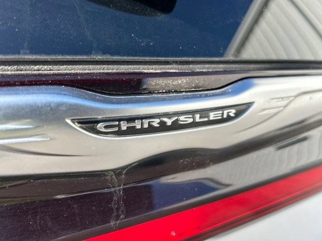 Used 2023 Chrysler Pacifica Touring-L FWD image 62