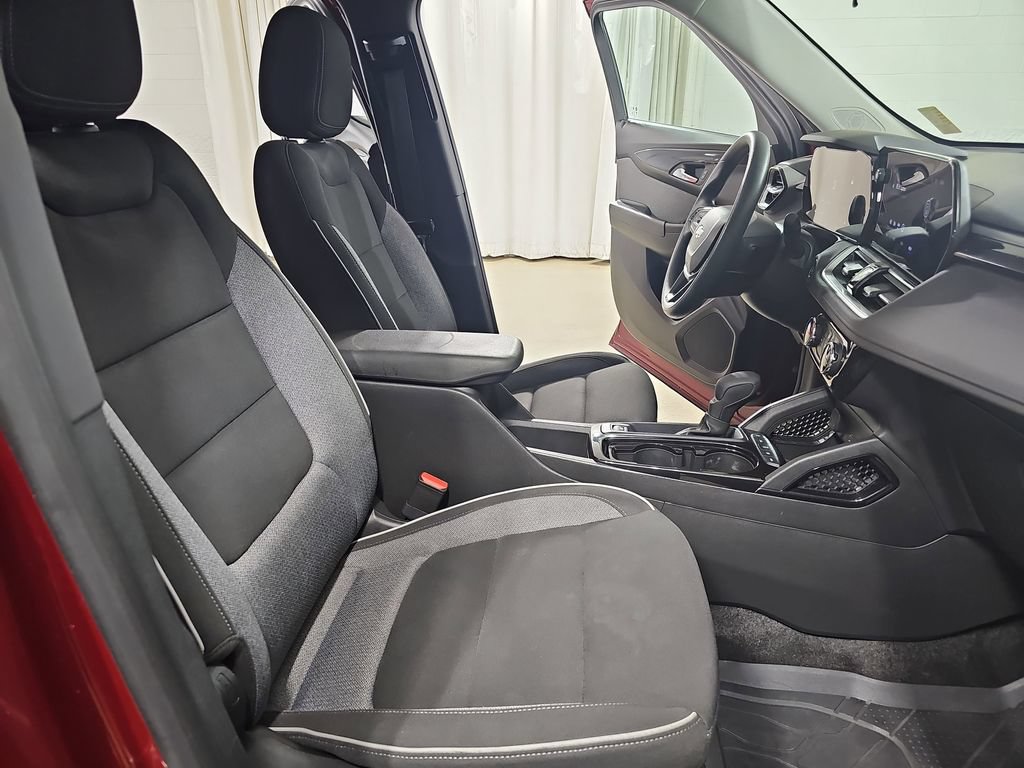 Certified 2024 Chevrolet TrailBlazer LT w/ Driver Confidence Package AWD/4WD image 13
