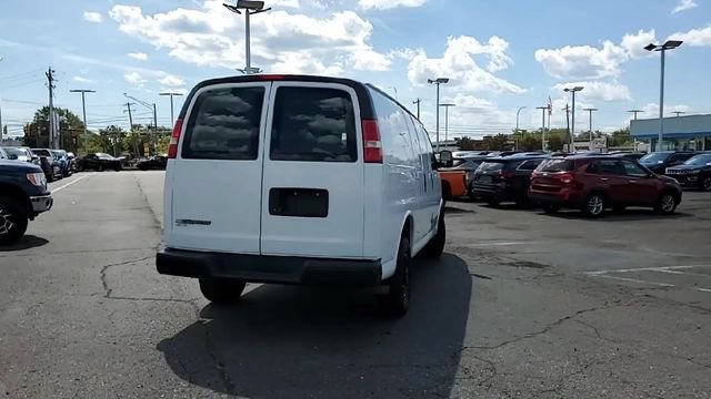Used 2018 Chevrolet Express 2500 RWD image 7