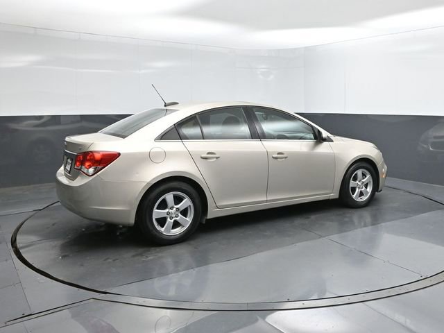 Used 2016 Chevrolet Cruze LT w/ Sun And Sound Package FWD image 15