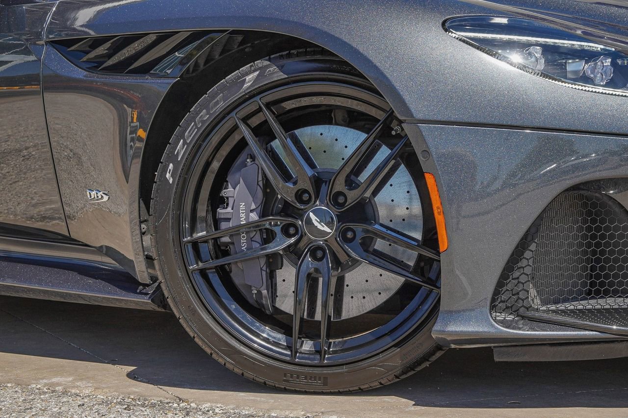 Used 2019 Aston Martin DBS Superleggera image 2