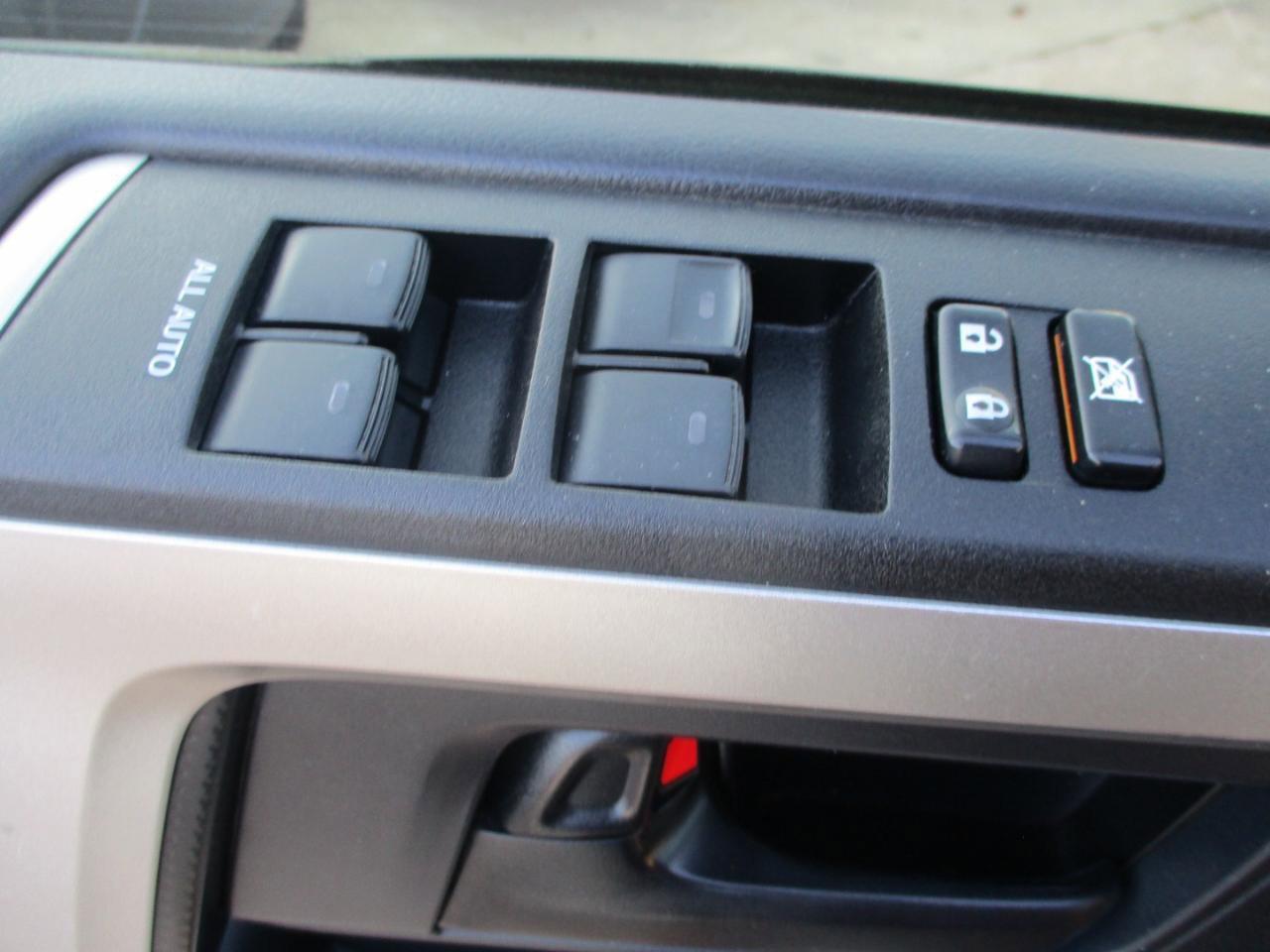 Used 2010 Toyota 4Runner SR5 AWD/4WD image 11