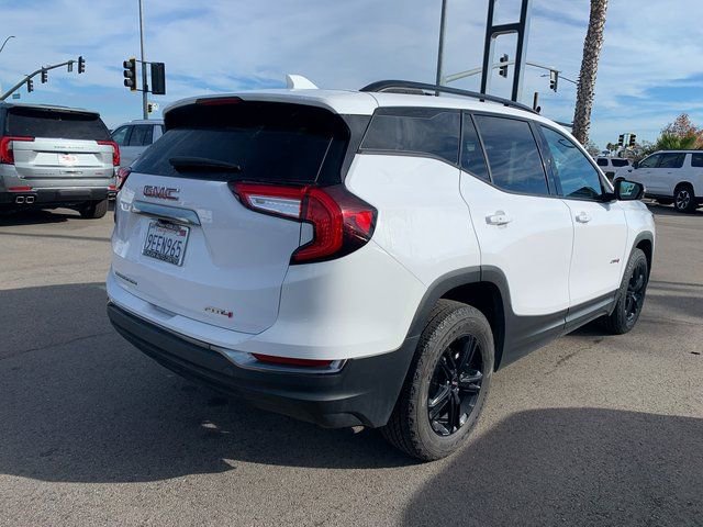 Used 2022 GMC Terrain AT4 image 5