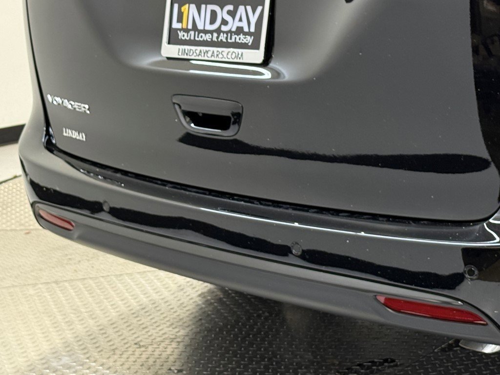 New 2026 Chrysler Voyager LX image 4