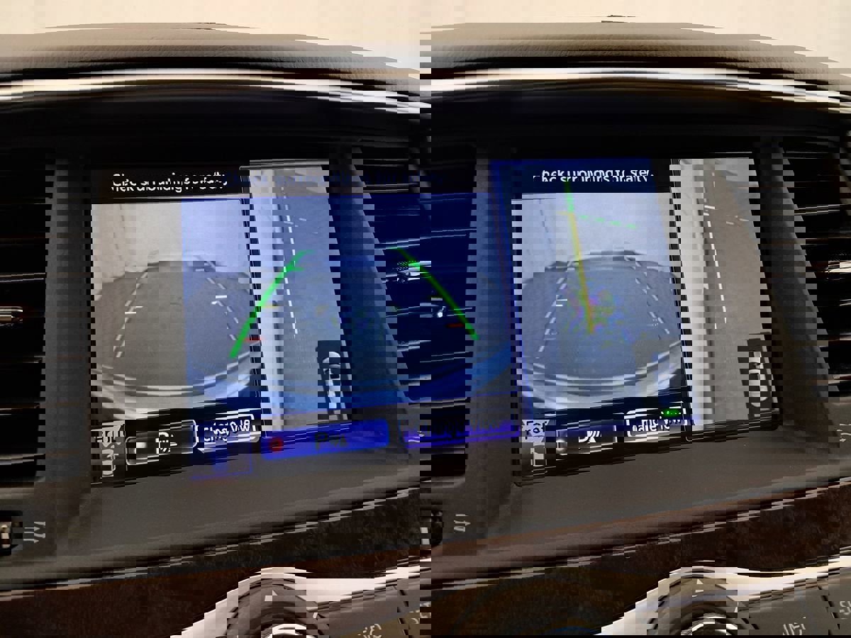 Used 2017 INFINITI QX80 4WD w/ Driver Assistance Package image 22